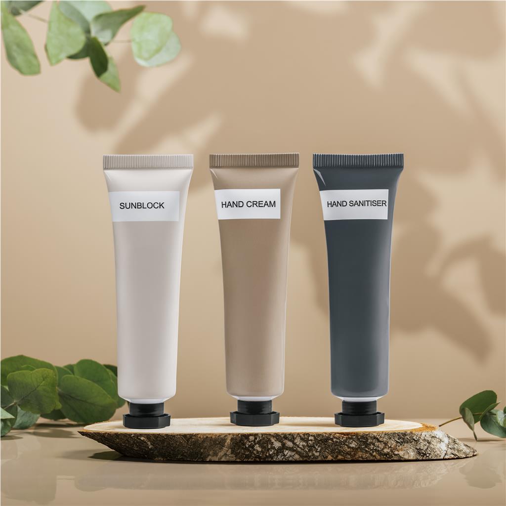 Serendipio Skincare Travel Set - Image 7