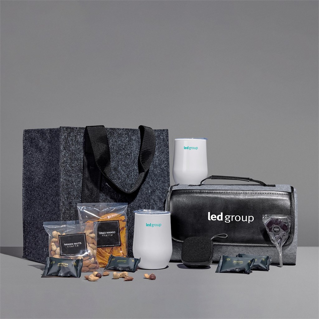 Yatta Lavishly Laden Hamper - Image 17