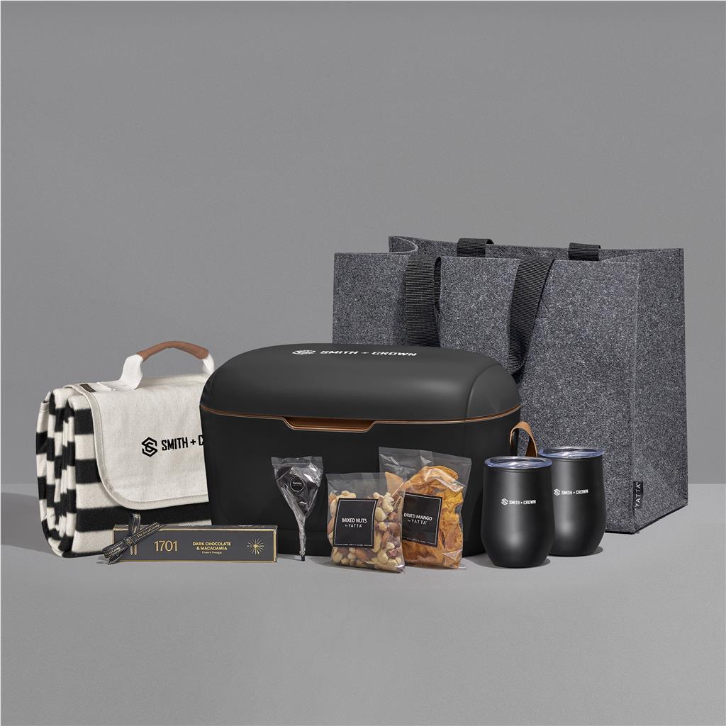 Yatta Outdoor Indulgence Hamper - Image 2